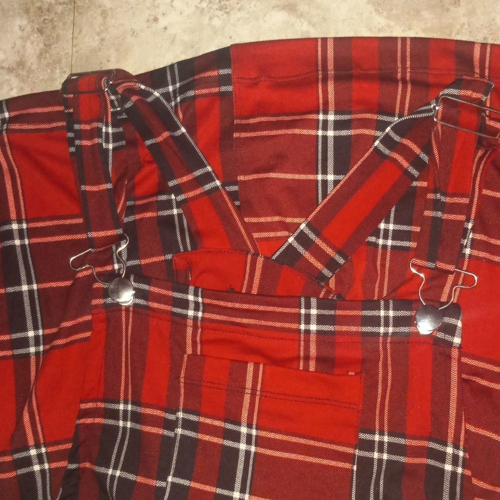 Dress - Picture 3 of 5